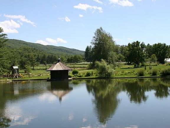 Pond & pumphouse