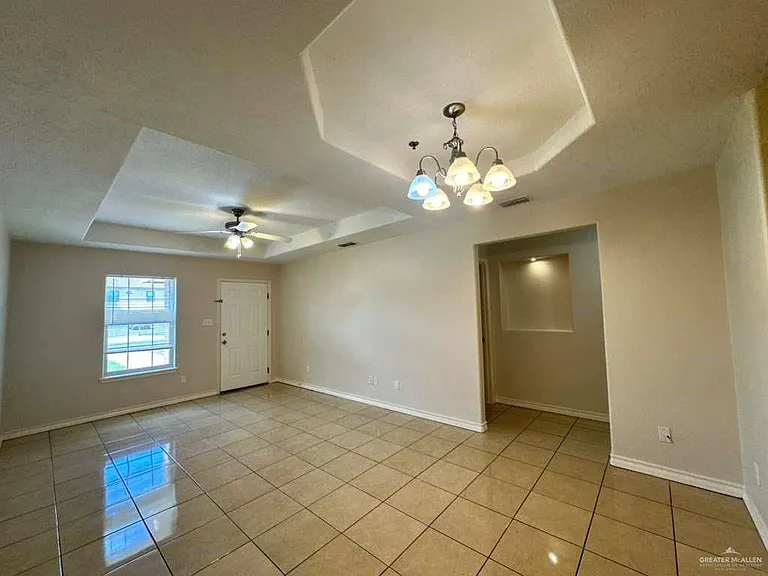 1109 W Eisenhower St #5 — Photo 3