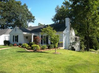 26 Hillard Rd, Saint Louis, MO 63122