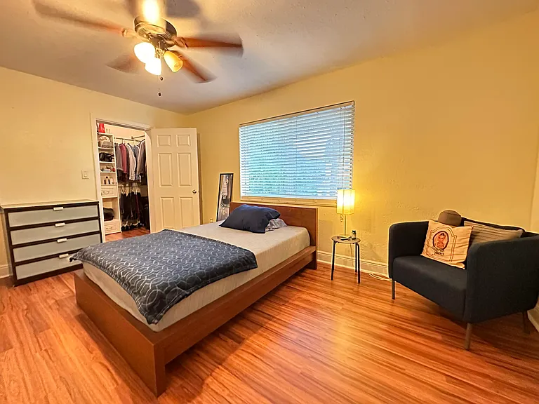 5811 NE 14th Rd #1 — Photo 7