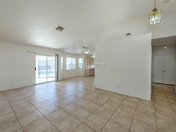 4th image of 523 Stonehurst Dr