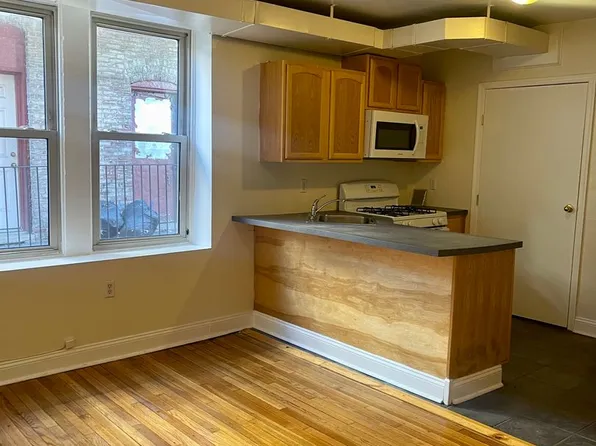 Stoneleigh Court Apartments