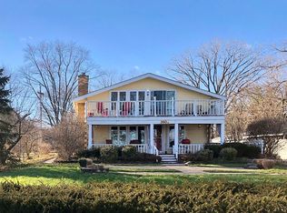 3803 W Lake Shore Dr, Wonder Lake, IL 60097