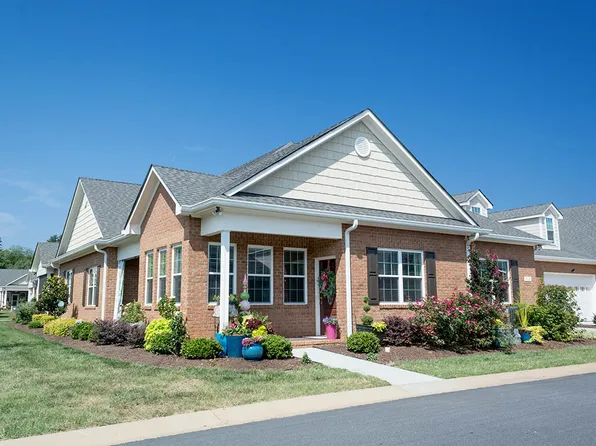 8337 Glacier Dr, Denver, NC 28037