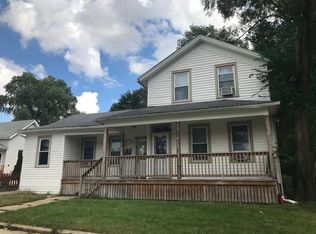 275 Brook St, Elgin, IL 60120