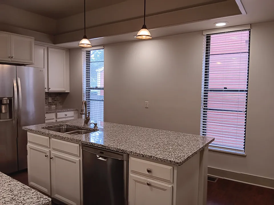 114 Floral Ave #2