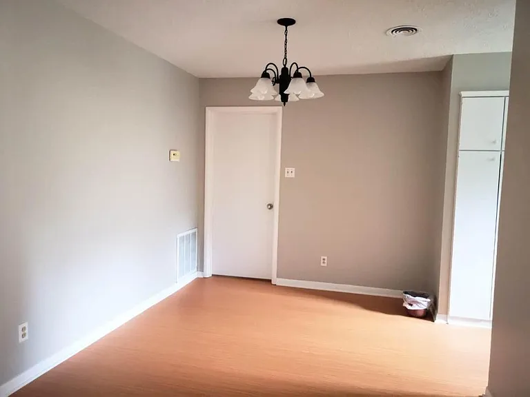 5527 Darnell St — Photo 30