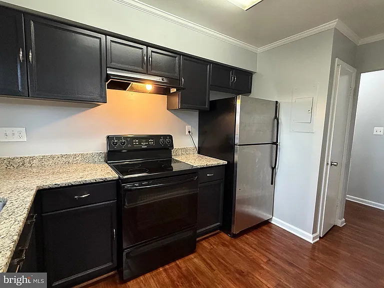 3240 S 28th St #302 — Photo 5