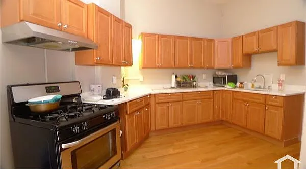 2 bed, 1050 sqft, $2,940 — Photo 1