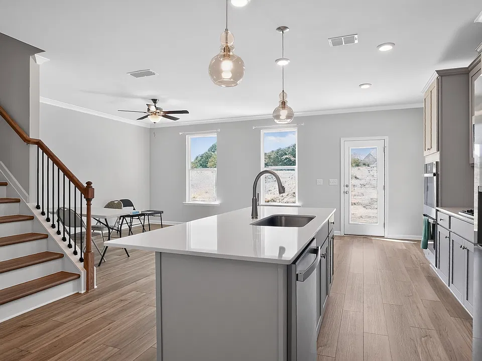 3676 Donovan Cir
