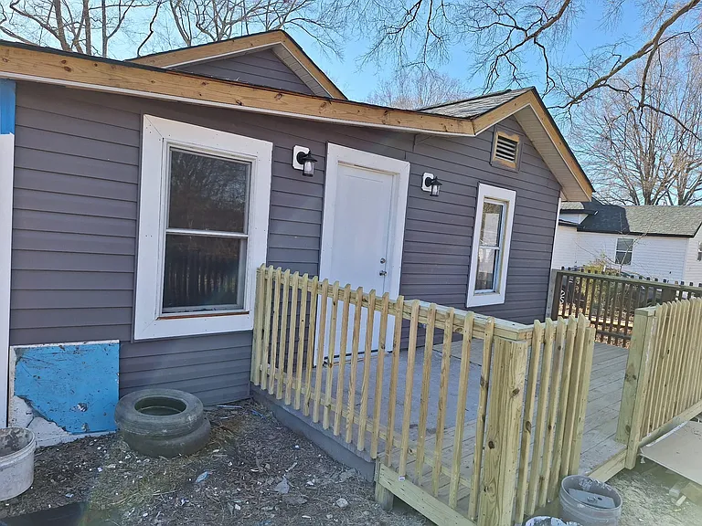 615 S Mountain St — Photo 3