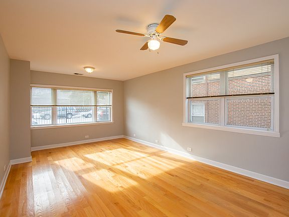 3rd image of 2642 W Foster Ave APT 102
