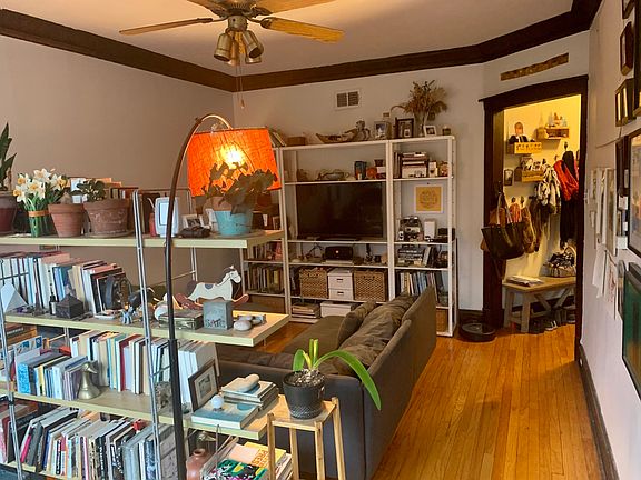 3rd image of 1452 W Balmoral Ave #2