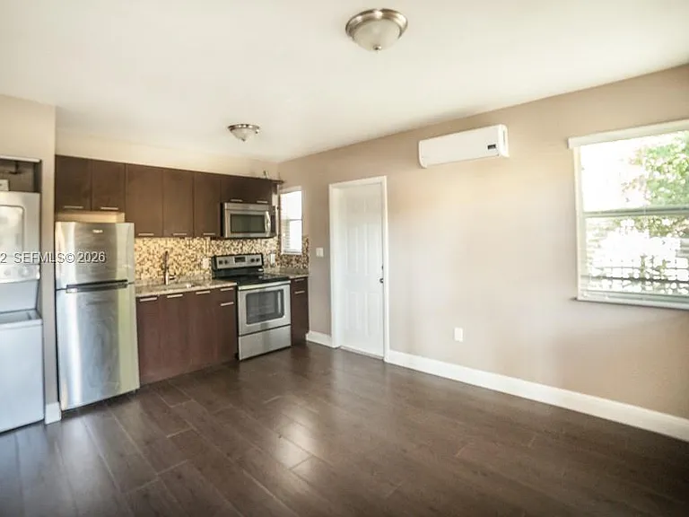 500 SW 9th Ave #1 — Photo 1