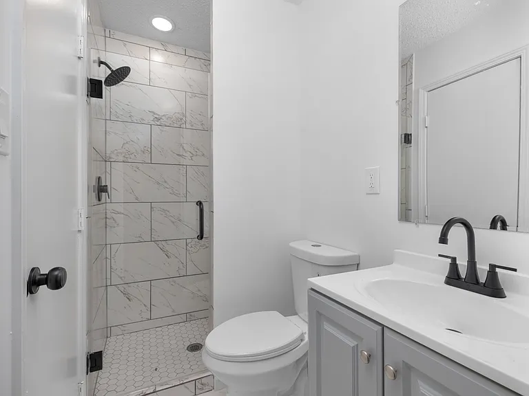 5340 Lakeview Cv — Photo 4