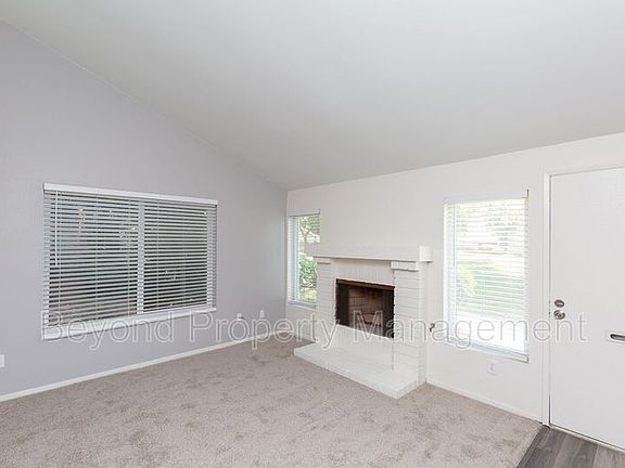 4th image of 10678 Escobar Dr
