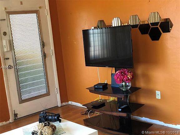 3rd image of 1060 Pennsylvania Ave APT 1