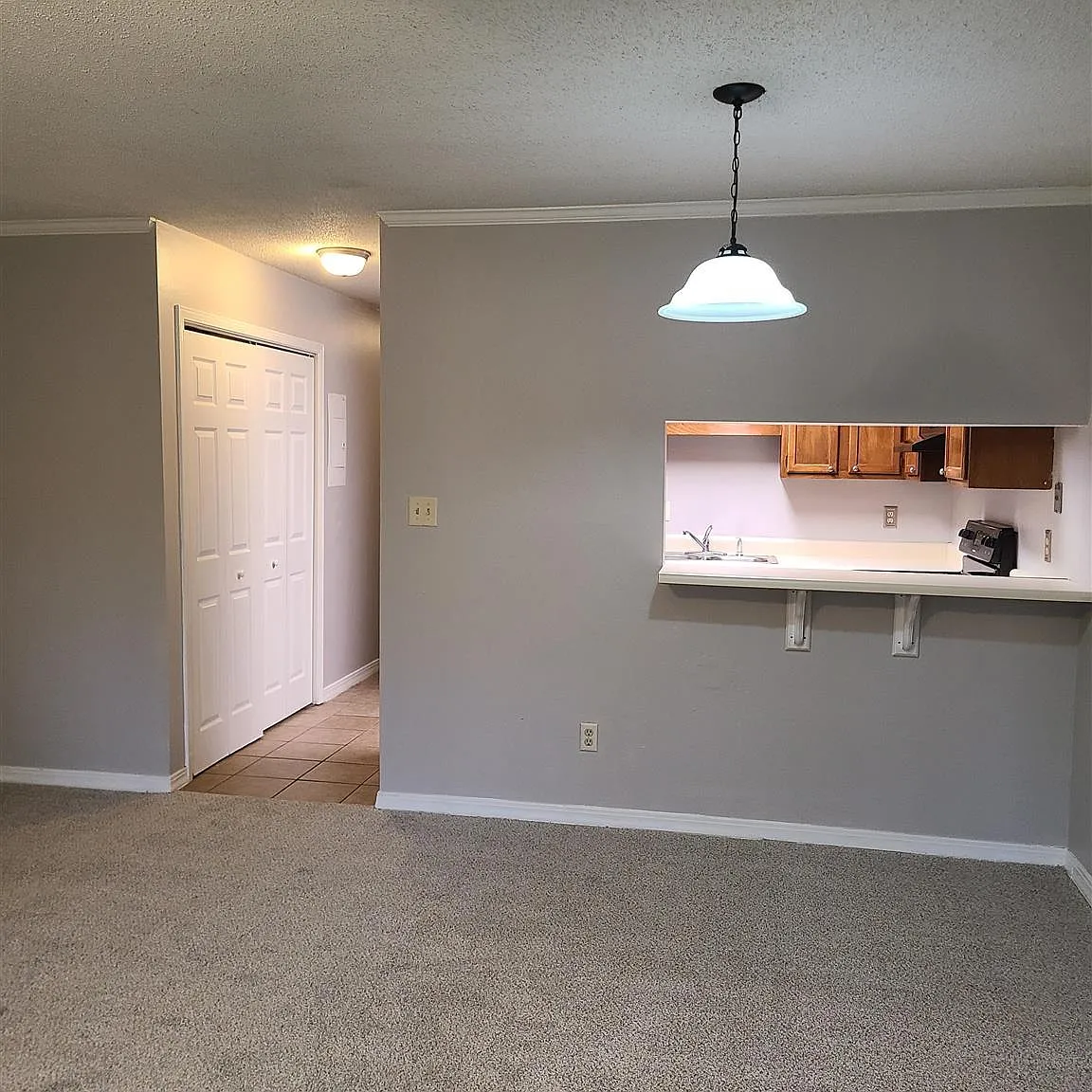 2 bed, 1.5 bath, 1056 sqft, $1,350 — Photo 4