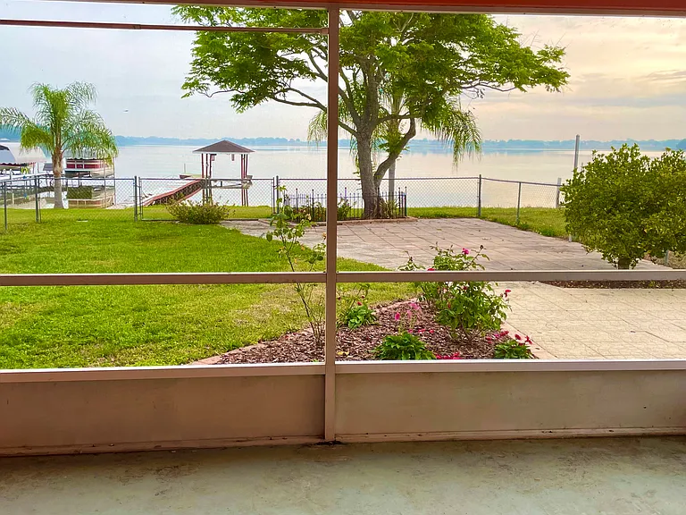 6422 Crystal Beach Rd — Photo 2