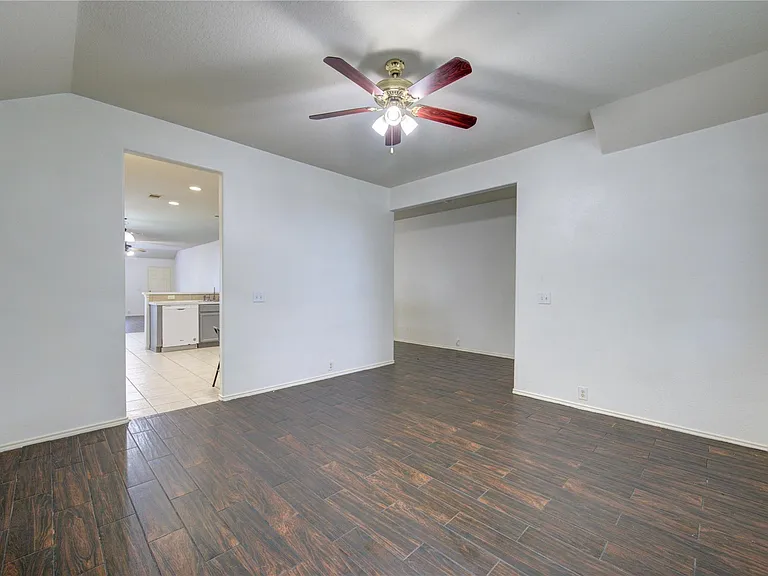 14027 Coveney Dr — Photo 6