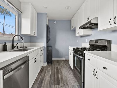 8415 Benjamin Dr #105, Huntington Beach, CA, 92647
