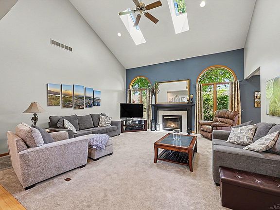 5th image of 3189 Huntington Cir S