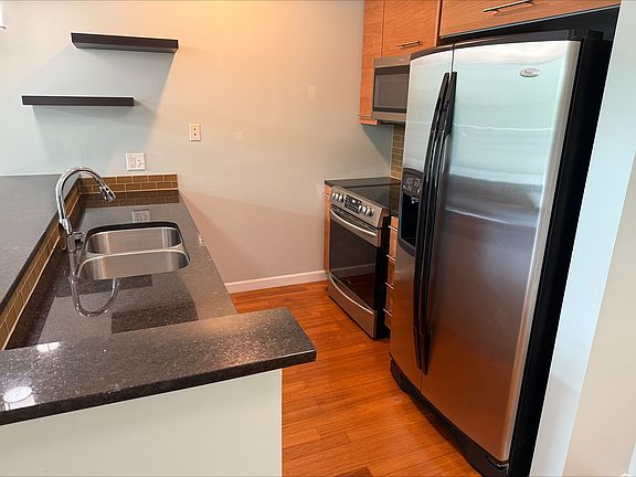 5th image of 400 4th St S #305