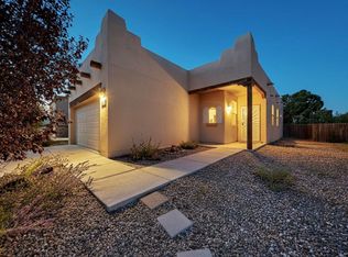 3084 Floras Del Sol St, Santa Fe, NM 87507