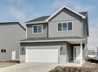 2522 38th Ave S, Moorhead, MN 56560