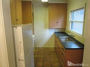 3rd image of 2524 N Maroa Ave