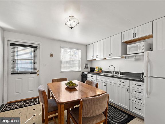2nd image of 1209 Saint Louis Ave Unit 24
