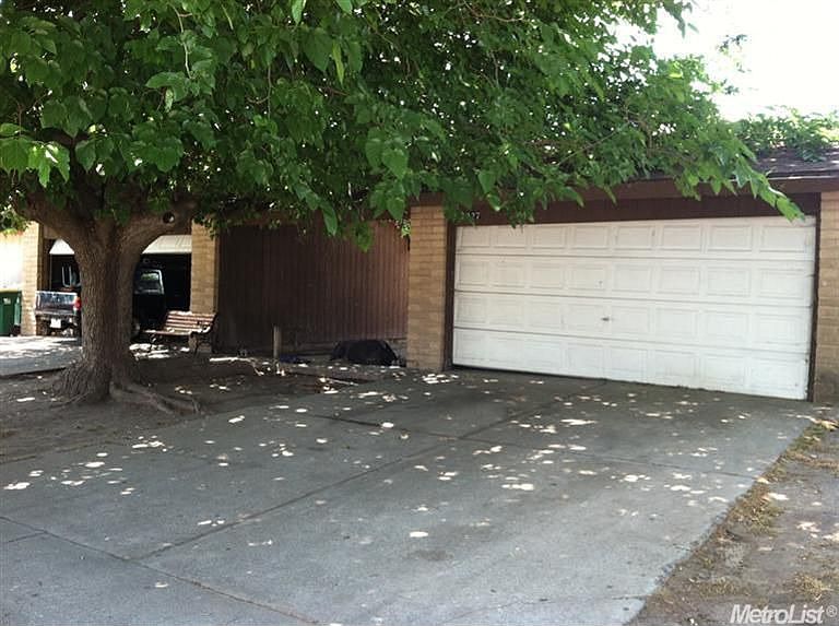 2nd image of 2027 Comstock Dr