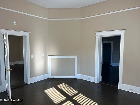 5th image of 208 W College Street
