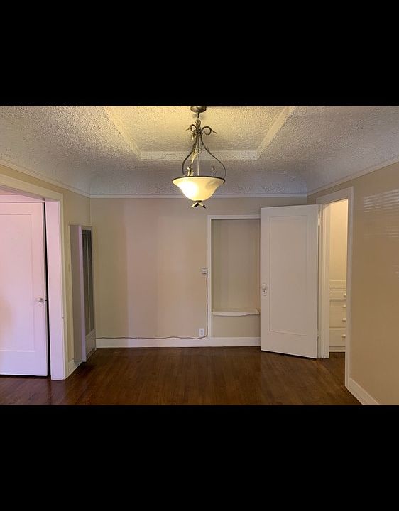 2nd image of 401 W Lexington Dr