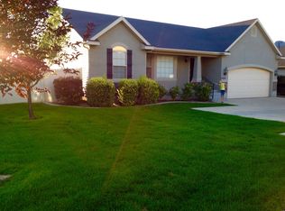 1408 S Avalon Dr, Springville, UT 84663