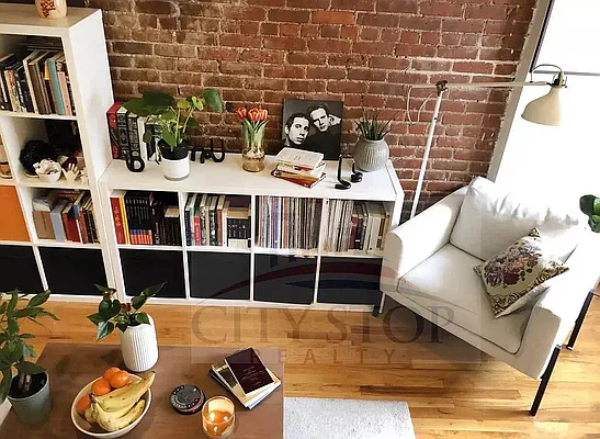 Rented by City Stop Realty | media 9