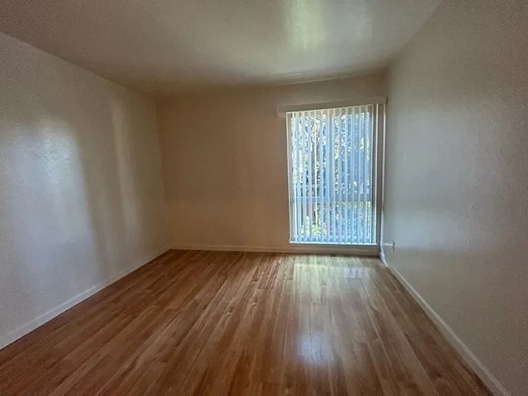 551 Jean St #105 — Photo 6
