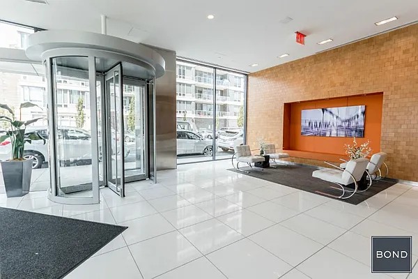 Sold by Bond New York | media 14