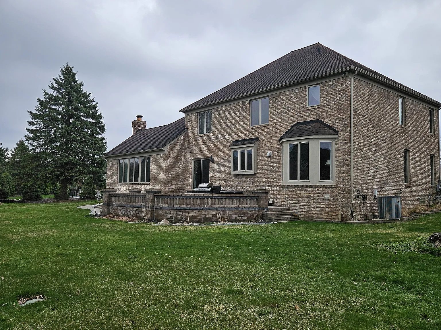 4 bed, 3520 sqft, $5,450 — Photo 4