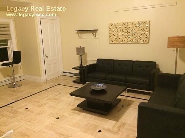 2nd image of 110 Waterman St APT 1R