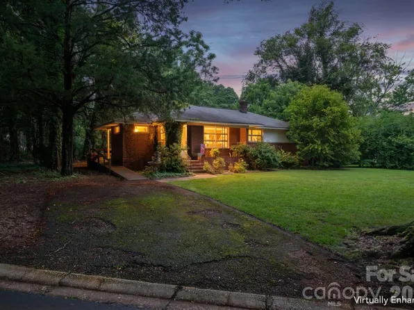 139 Southwold Dr, Charlotte, NC 28217