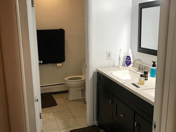 Double sink bathroom, separate shower and toilet