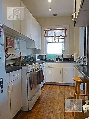 174 Winthrop Rd Photo 1