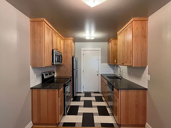 5th image of 6500 N Mississippi Ave APT 7