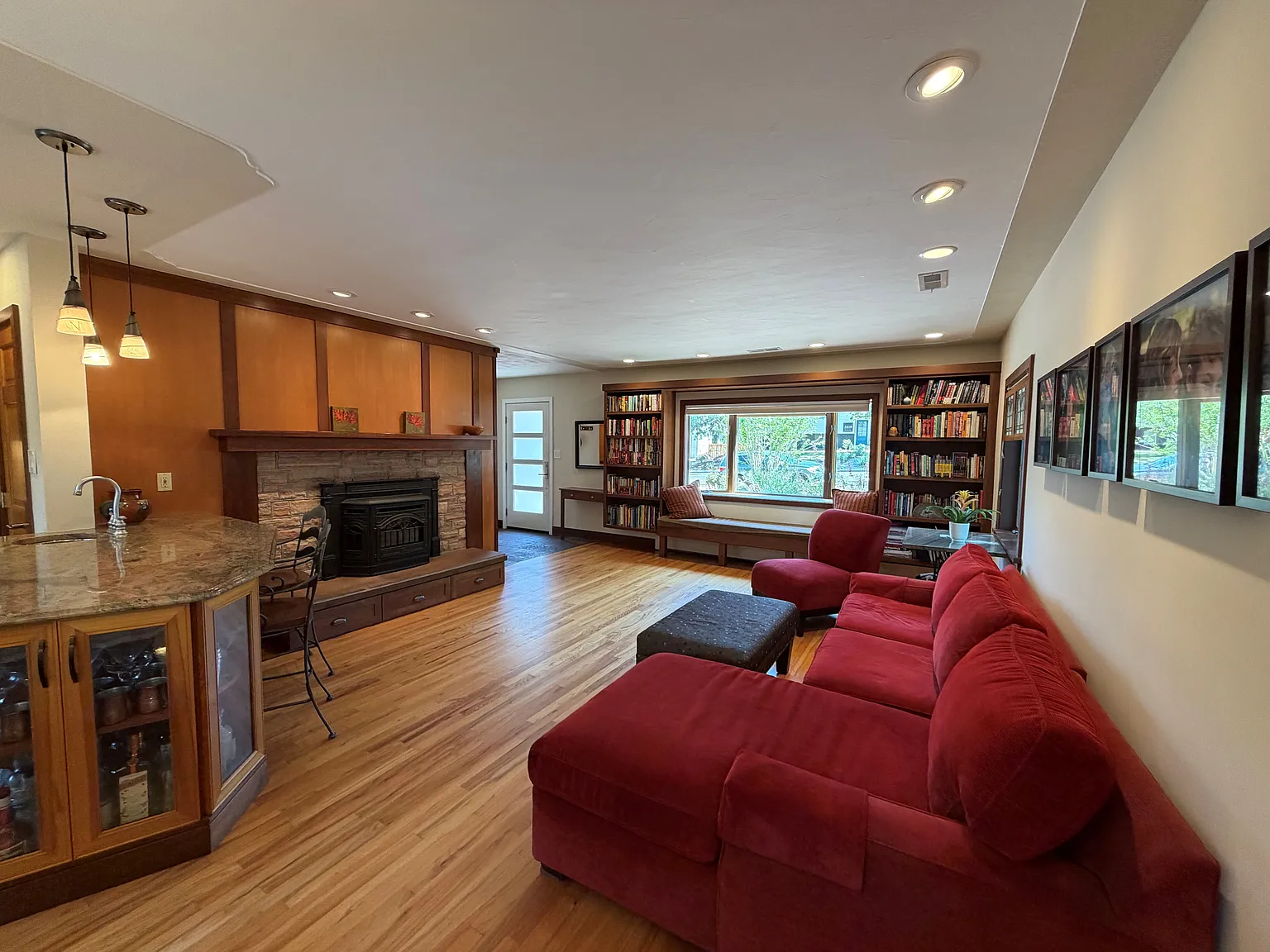 4 bed, 2352 sqft, $5,495 — Photo 2