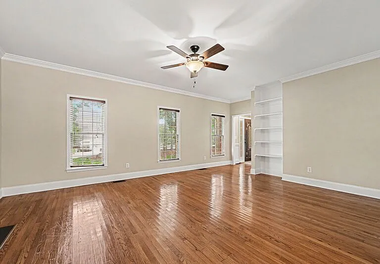 10403 Persimmon Creek Dr — Photo 20