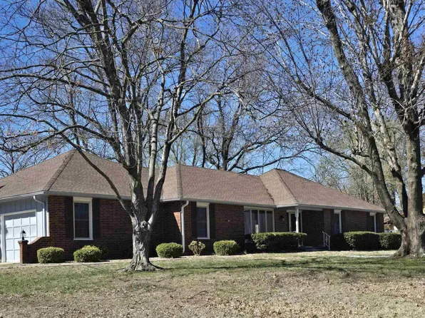 1015 S 8th St, Clinton, MO 64735