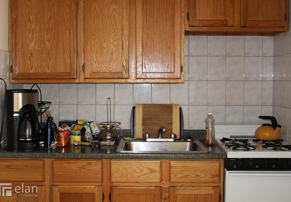 2nd image of 5154 N Clark St