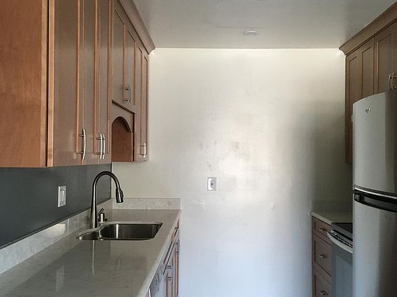 3rd image of 3941 Starview Dr APT 4