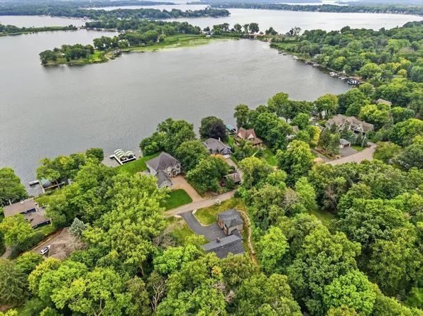 1375 Cherry Pl, Mound, MN 55364